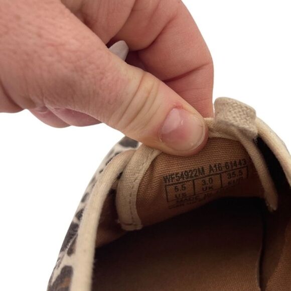 Keds Leopard Lace Up Sneakers Women 5.5 - Picture 6 of 7